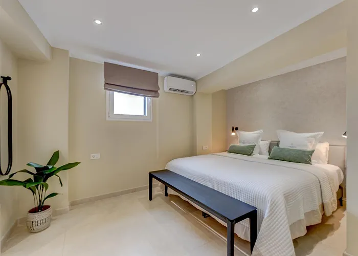 Augustas - Fabulous In Tenerife! أذيخي